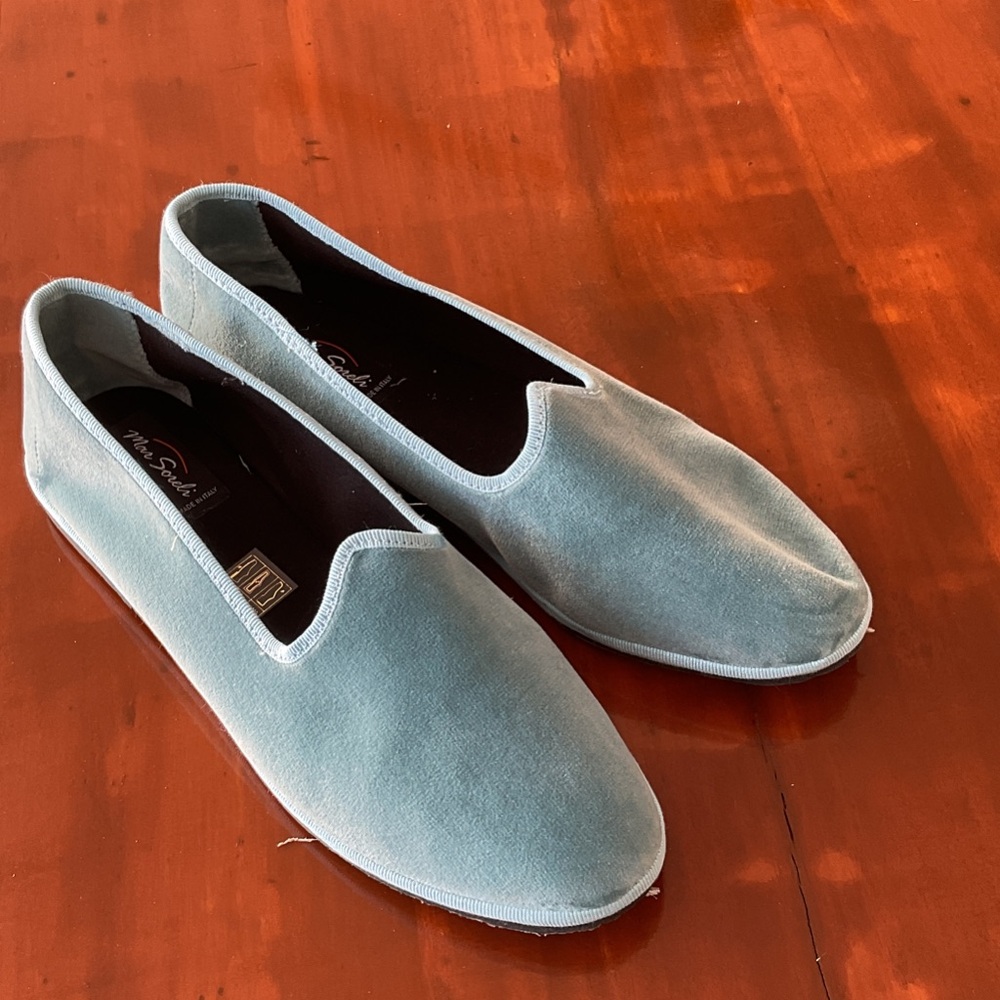 MAR SORELI Unisex Velvet Loafers . Narrow sole- women size 9- men size 7